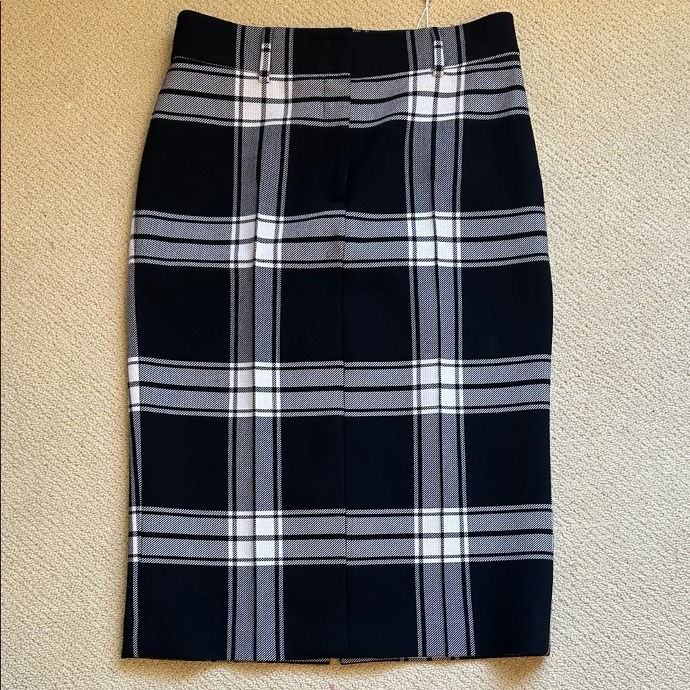 Akris Punto Black, White & gray Plaid Pencil Skirt size 6 - Picture 1 of 3
